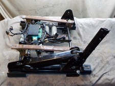99-02 Gmc Sierra Silverado 1500 2500 3500 Drivers Left Front Power Seat Base