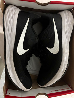 Nike Revolution 6 Next Nature Men's Low Top Lace Up Sneakers Black/White Mesh