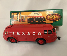Texaco 1934 Diamond T Tanker "Doodle Bug" Die Cast Locking Coin Bank