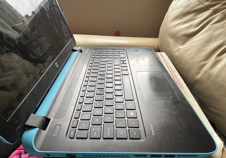 HP Pavilion 15 p247sa i3 5010U 8Gb Ram, 1Tb HDD With Dvd & Beats Audio - Image 4 of 4