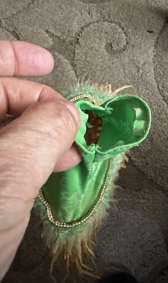 Falda Hula Hawaiana Verde Cubierta Botella de Vino Foto 3 de 3