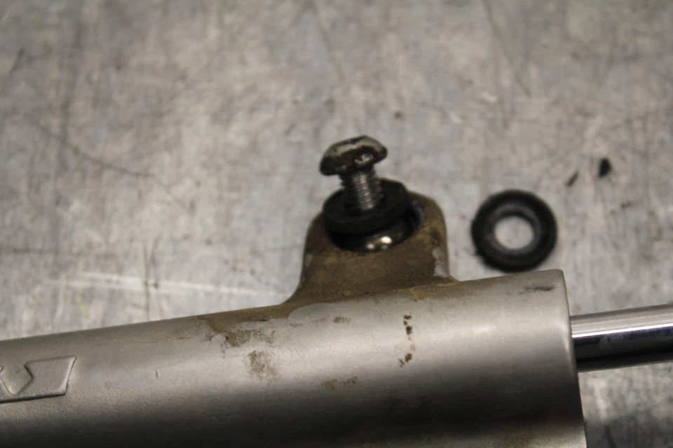 2017 Suzuki GSXR600 STEERING DAMPER STABILIZER 51750-21H10 BB598 - Image 3 of 4