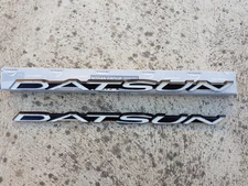 Datsun 240Z fender badges NEW Nissan S30 Fairlady Z 63805-E4601