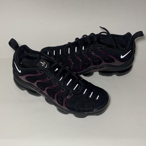red vapormax plus men