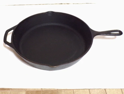 Vintage Lodge 10SK Cast Iron 12" Skillet Frying Pan w/Double Handles Made In USA