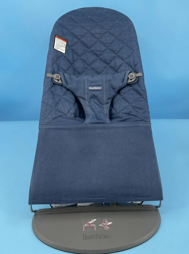 BabyBjorn Bouncer Balance Soft Woven/Classic Quilt Blue - Image 2 of 4