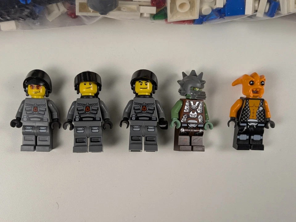 Lego Space: Space Police III: Galactic Enforcer Set 5974 - Incomplete Set - Image 4 of 4