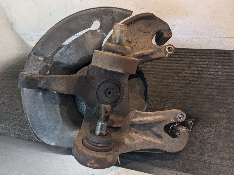 1994-1996 Ford F-150 Front Right Passenger Spindle Knuckle 4x2 Exc Lightning Oem - Image 2 of 4