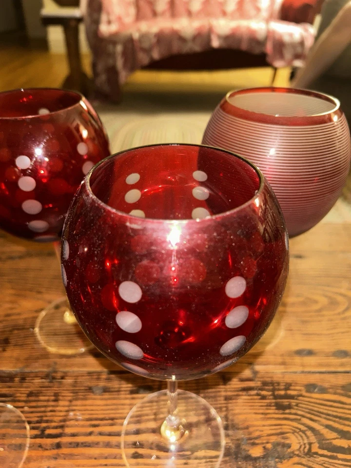 Набор хрустальных винных кубков Mikasa Cheers Balloon SW910400 с гравировкой 24,5 унции - Изображение 3 из 4