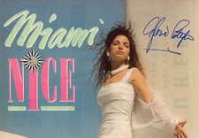 Gloria Estefan Autogramm signed A4 Zeitungsbild