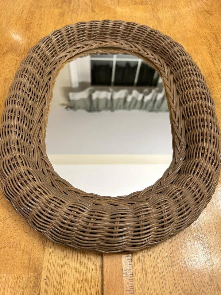 Espejo de pared ovalado marrón pintado vintage de mimbre colgante 16x12 Shabby Chic casa de campo Foto 3 de 4