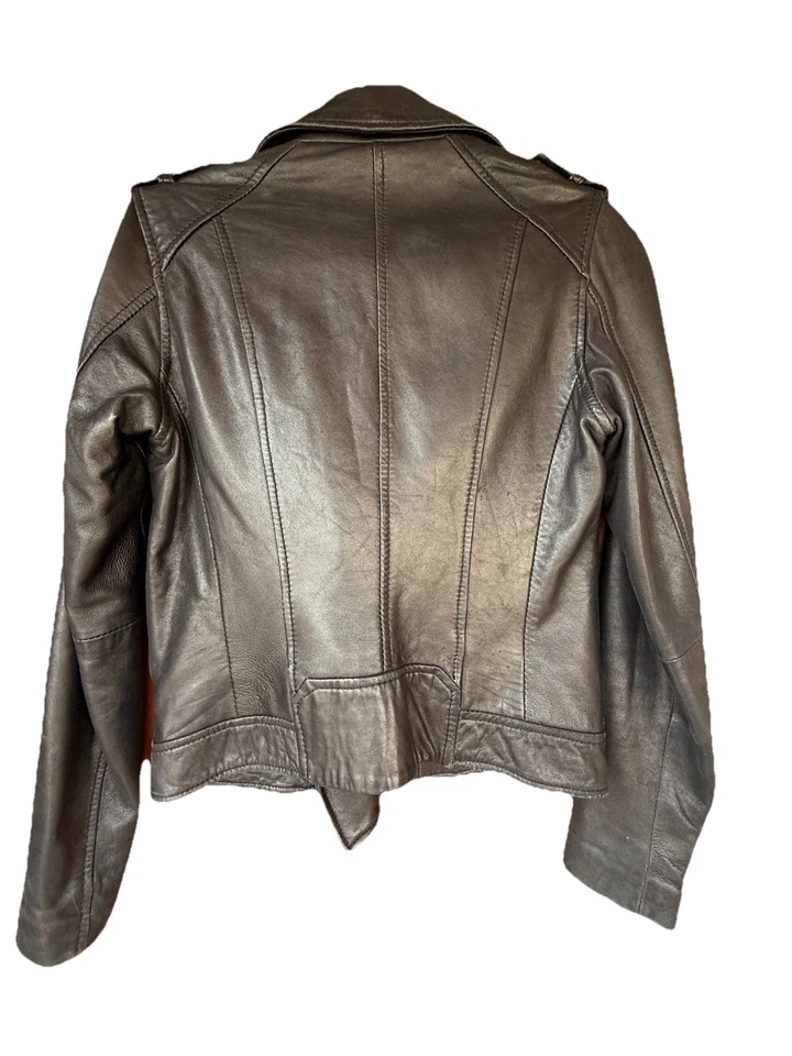 Jaqueta de couro Michael Kors Moto zíper completo bolsos com zíper para motociclista preta feminina P - Imagem 2 de 4