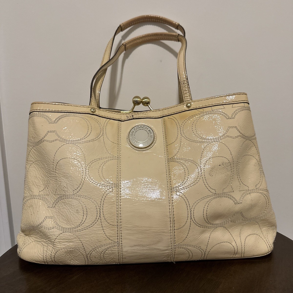 Coach Signature Patent Leather Ivory Purse Handbag Kisslock F1276
