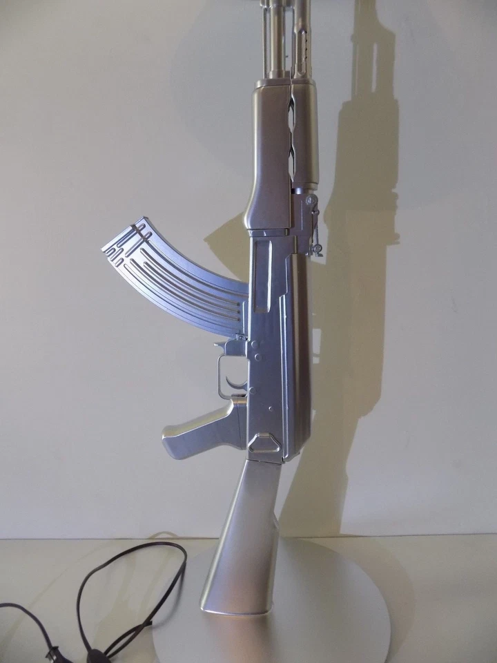 LAMPE DESIGN AK47 KALASHNIKOV CHROME (chevet bureau table light arme kalash deco - Photo 2/4