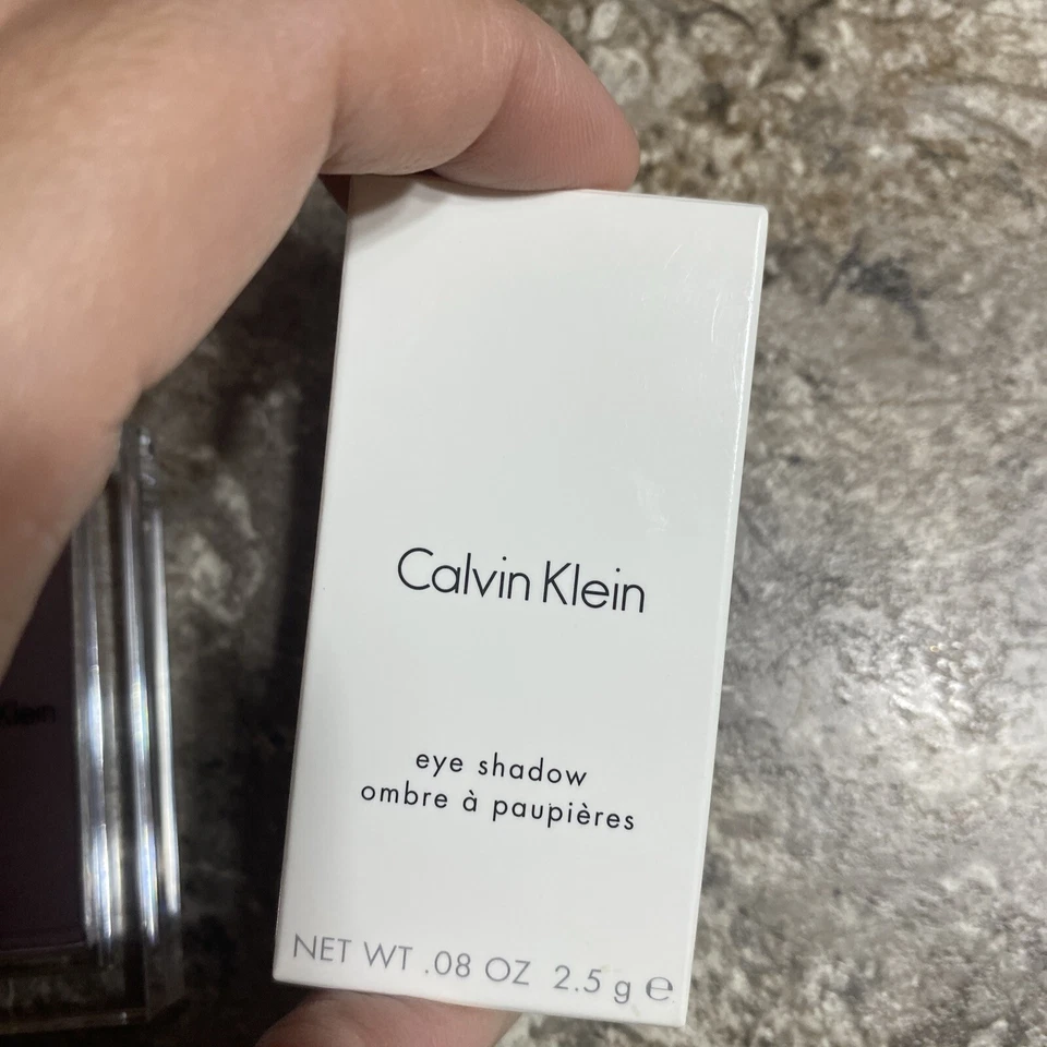 Sombra Calvin Klein #15 Berinjela Tamanho Completo Nova (Roxa) Sombra Rara - Imagem 3 de 4