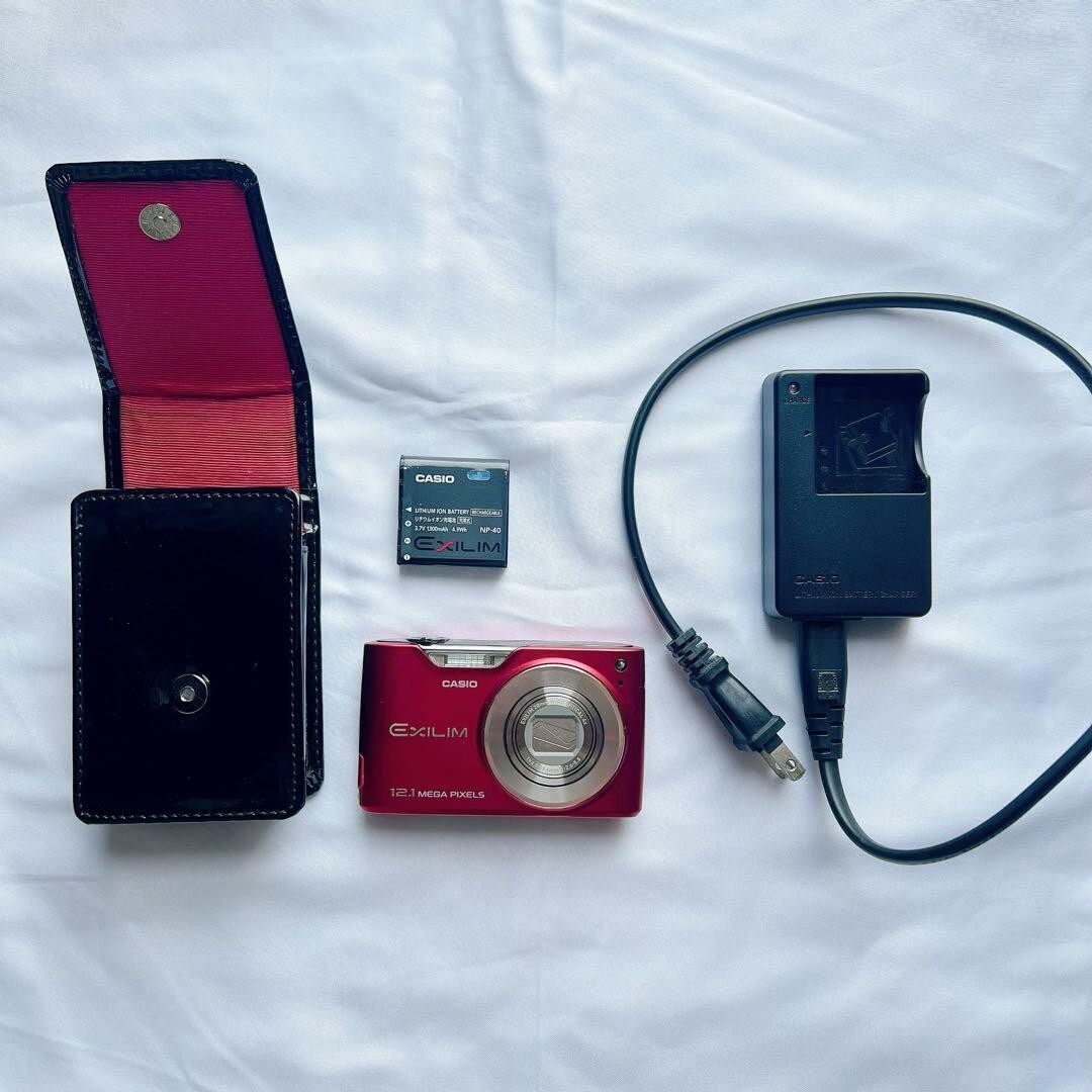 CASIO EXILIM EX-Z450 Compact Digital Camera Red From Japan CASIO EXILIM EX-Z450 Compact Digital Camera Red From Japan