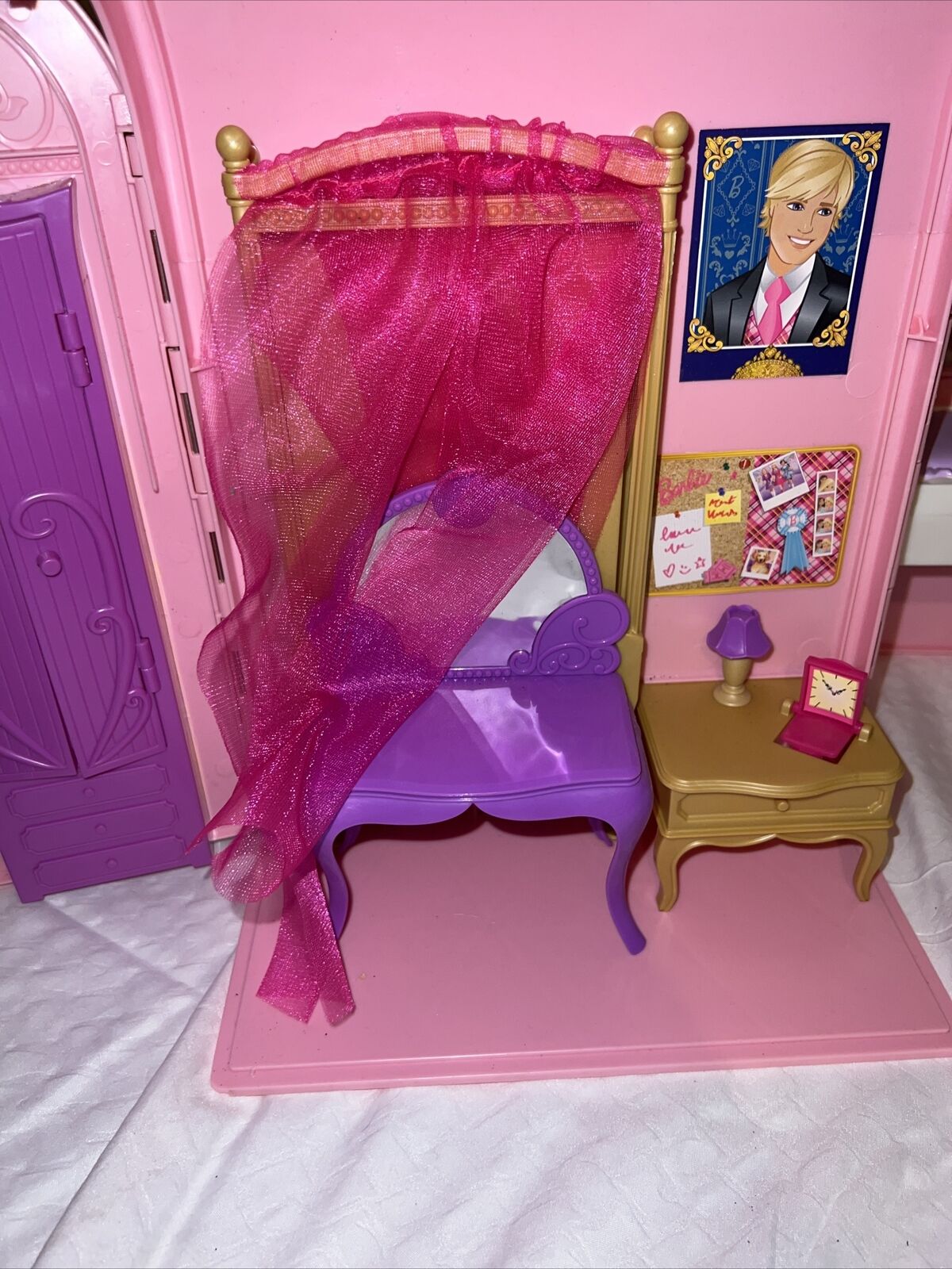 Barbie Escola de Princesas Princess Charm School Princess Playset - Bebe  Importados Miami