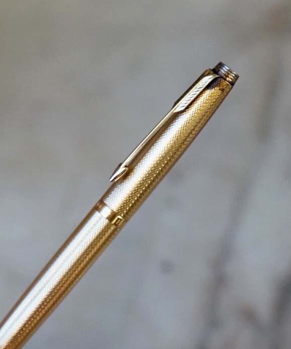 Stylo Plume PARKER 75 - Plume Or Massif 14 Carats - Finition Grain D'Orge - Occasion