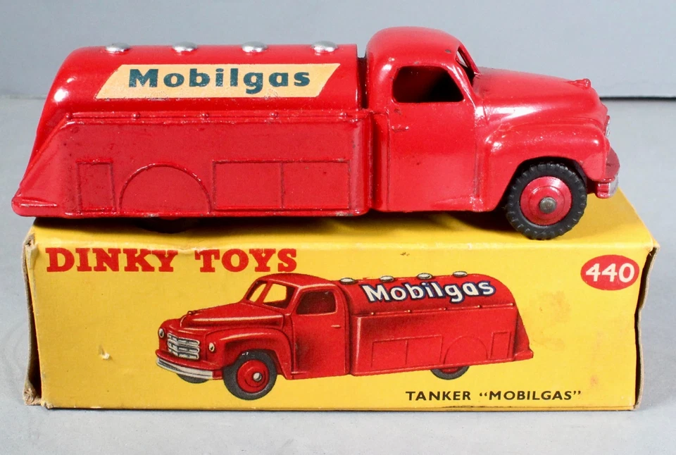 Dinky Toys 440 Mobilgas Tank Truck with Banner Decals, Original Box - Image 2 of 4