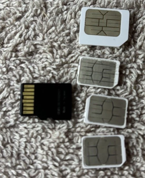 512MB Micro SD HC Memory Card & 4 SIM Cards - Image 2 of 2