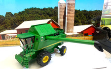 ERTL.BRITAINS.1:32. JOHN DEERE 9880 STS COMBINE HARVESTER. 4x4 COMBINE.NO HEADER