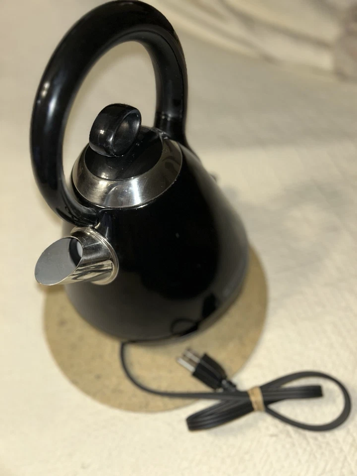 Электрический чайник премиум-класса Black + Decker Appliances 1,7 л Arc Design - Изображение 3 из 4