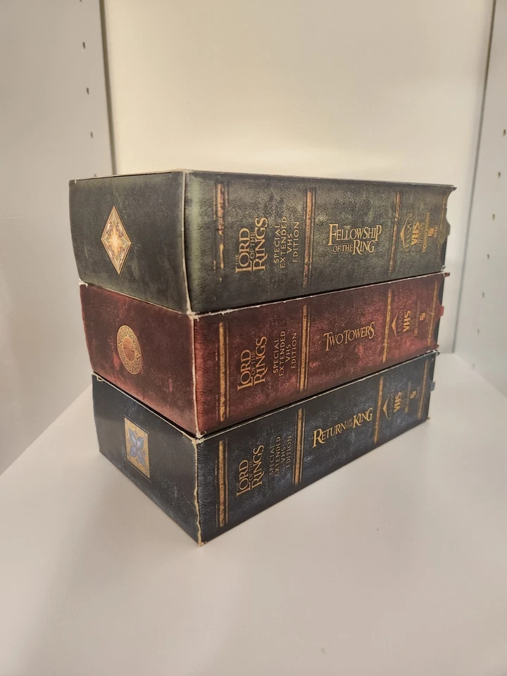 LORD OF THE RINGS TRILOGY EXTENDED EDITIONS WIDESCREEN VHS 2 Tape Sets - Image 3 of 4