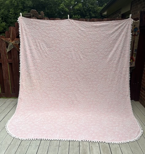 Vtg. PINK & WHITE CHENILLE BEDSPREAD ROSES SWISS DOT HOBNAIL POM POM FULL QUEEN - 第 2/13 張圖片