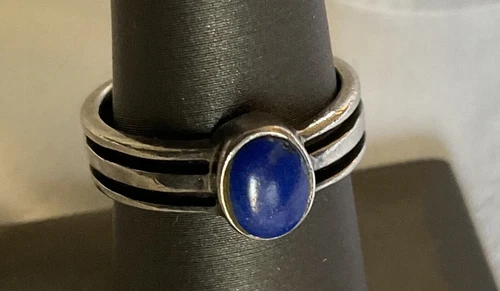 Vintage  Blue Lapis 925 Sterling Silver Ring SZ 7 carved edging around band