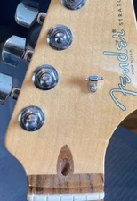 (2X) Fender® USA Standard String Trees & Mounting Screws (Chrome) New Open Box