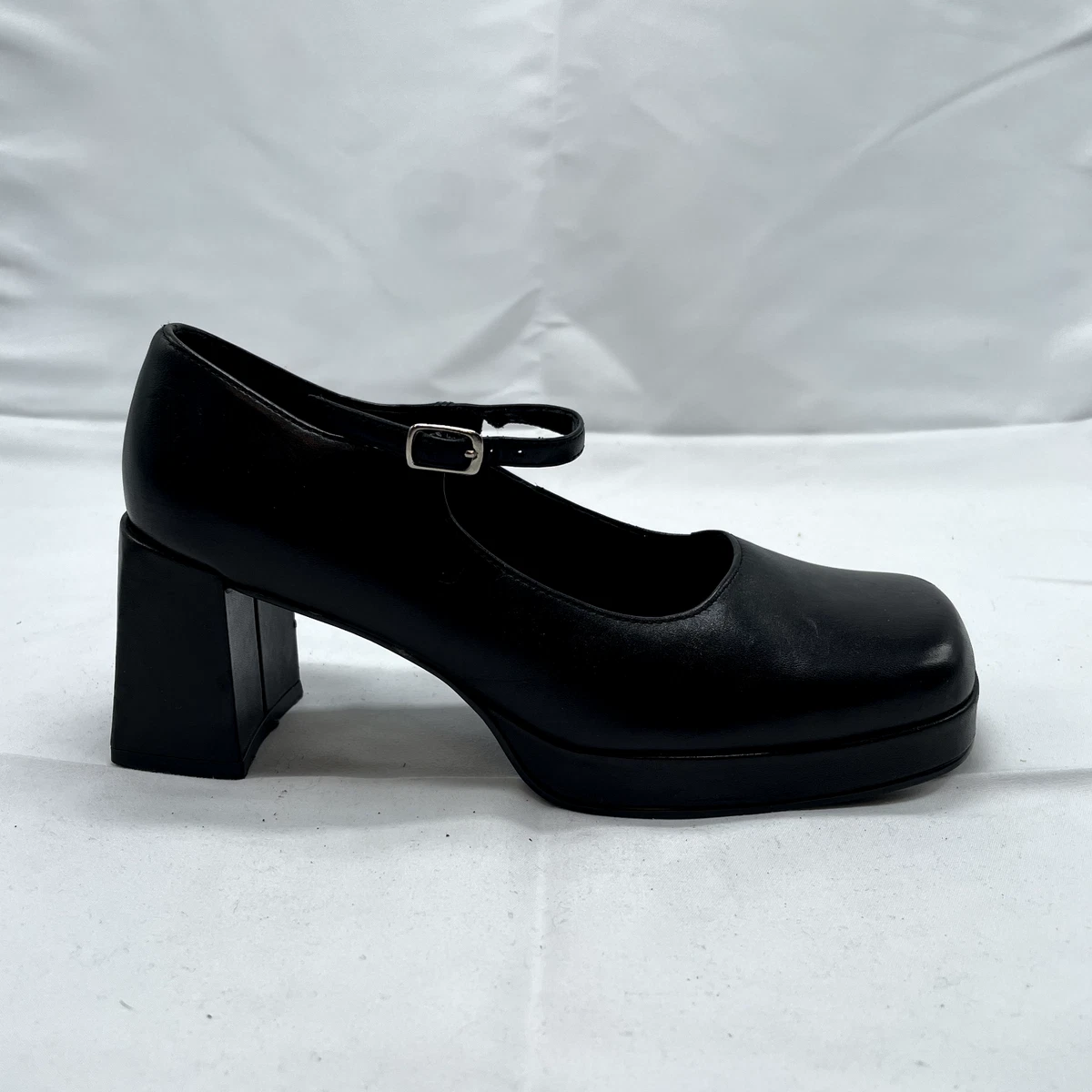 Leather flats Ganni Black size 39 EU in Leather - 40624753