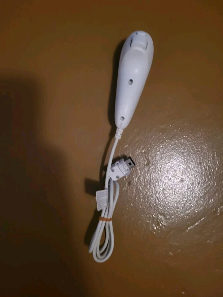 Nintendo Wii Nunchuck White Used - Image 4 of 4