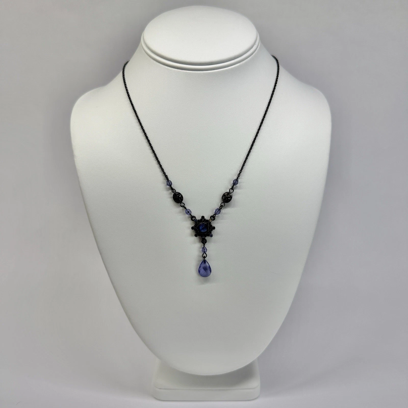 1928 Floral Faceted Crystal Art Deco Dainty Silver Tone Vintage Necklace N682