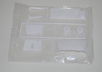 AMT MACK CRUISE LINER 1062/06  PARTS  SLEEPER BED+AIRFOIL+FRONT DRUMS+MORE 1:25