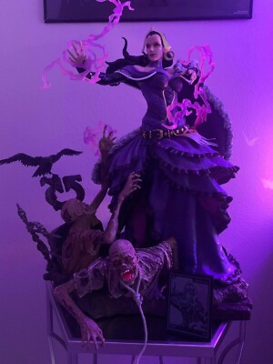 Liliana Vess Magic: The Gathering XM Studios Premium Figure. Used