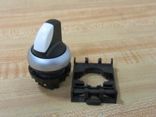 Eaton M22-WK3 Cutler Hammer Selector Switch M22WK3