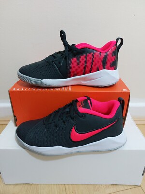 Neu Nike Team Hustle Quick 2 UK Größe 5 EU 38