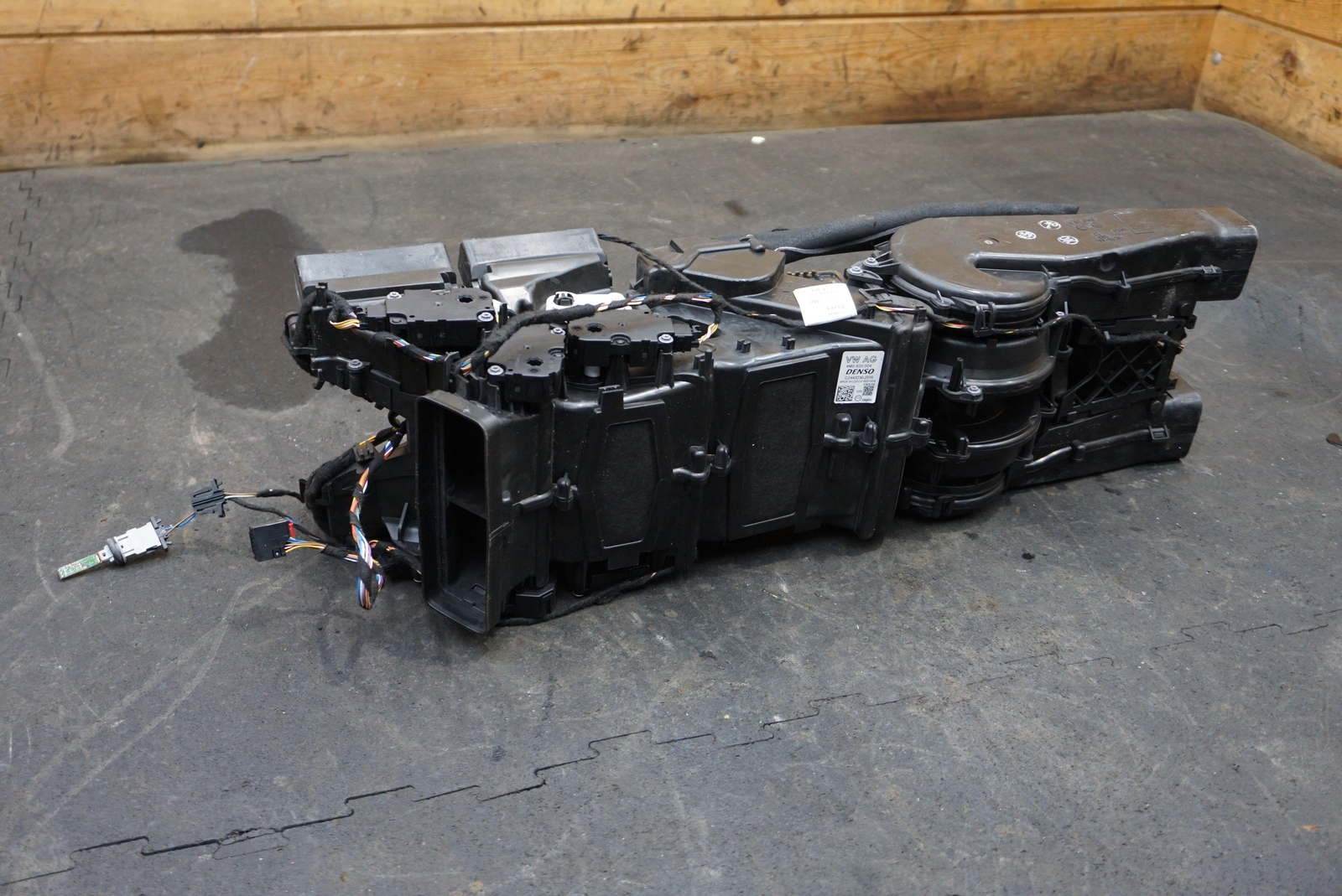 Rear Console Hvac Air Conditioning Heater Assembly Box Bentley Bentayga 2016-20
