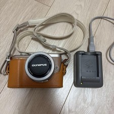 OLYMPUS PEN E PL9 Lens Kit Mirrorless Camera