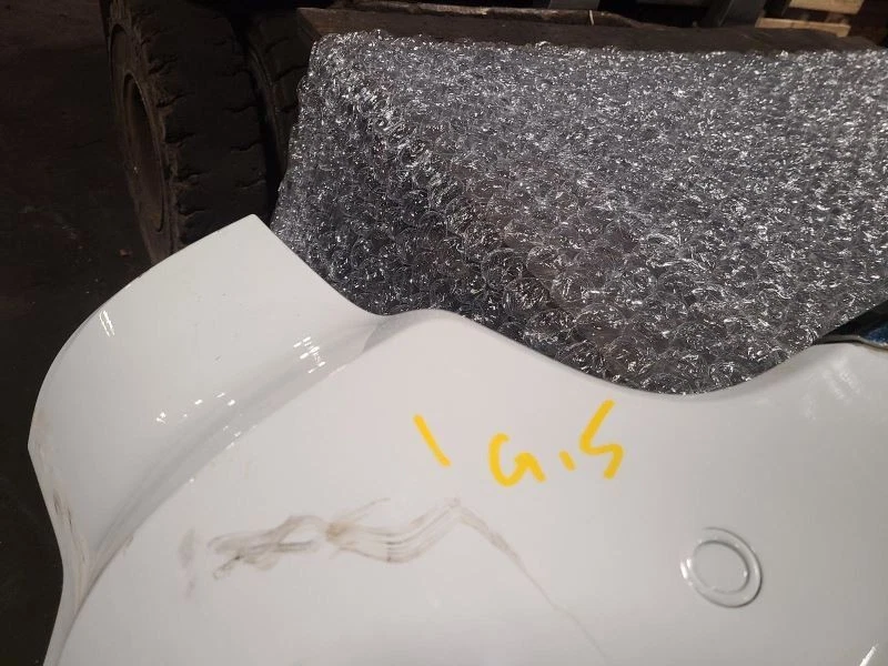 Rear Bumper Dual Exhaust With Park Assist Fits 11-13 GRAND CHEROKEE 1663040 Foto 3 de 4