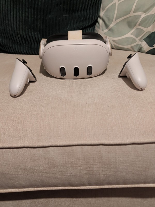 Meta Quest 3 Virtual Reality Headset 512GB, With Controllers