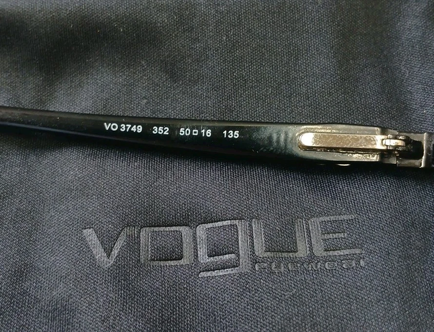 VOGUE VO3749 Vintage Eyeglasses 52 16 135 Black Rectangle Designer FRAMES ONLY - Image 4 of 4