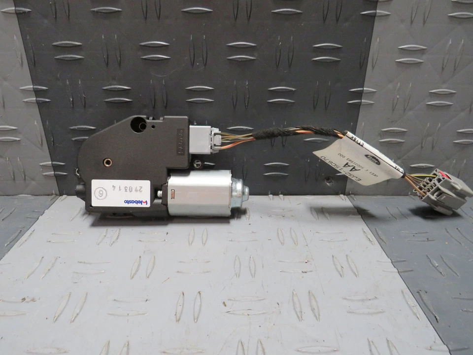 2012-2015 Land Rover RANGE EVOQUE Sun Roof Motor OEM LR027244 - Image 2 of 2