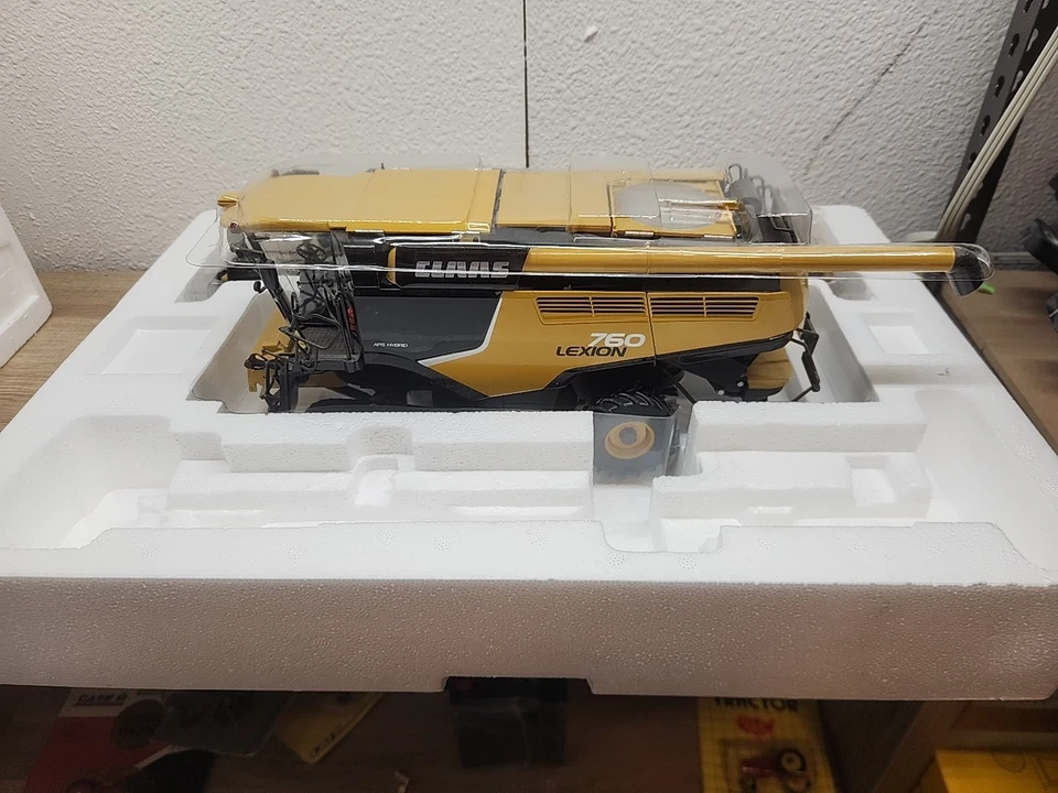 1/32 Claas Lexion 760 Combine - Image 4 of 4