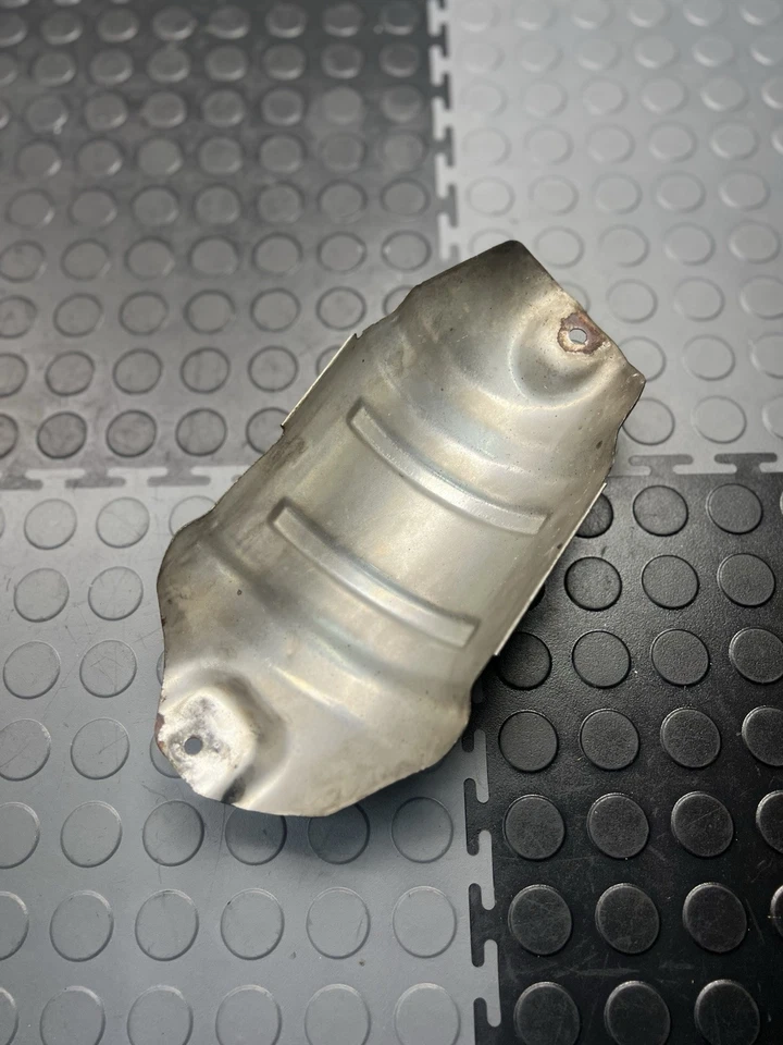 Colector de escape del motor Lexus Es330 2004 escudo térmico OEM Foto 3 de 4