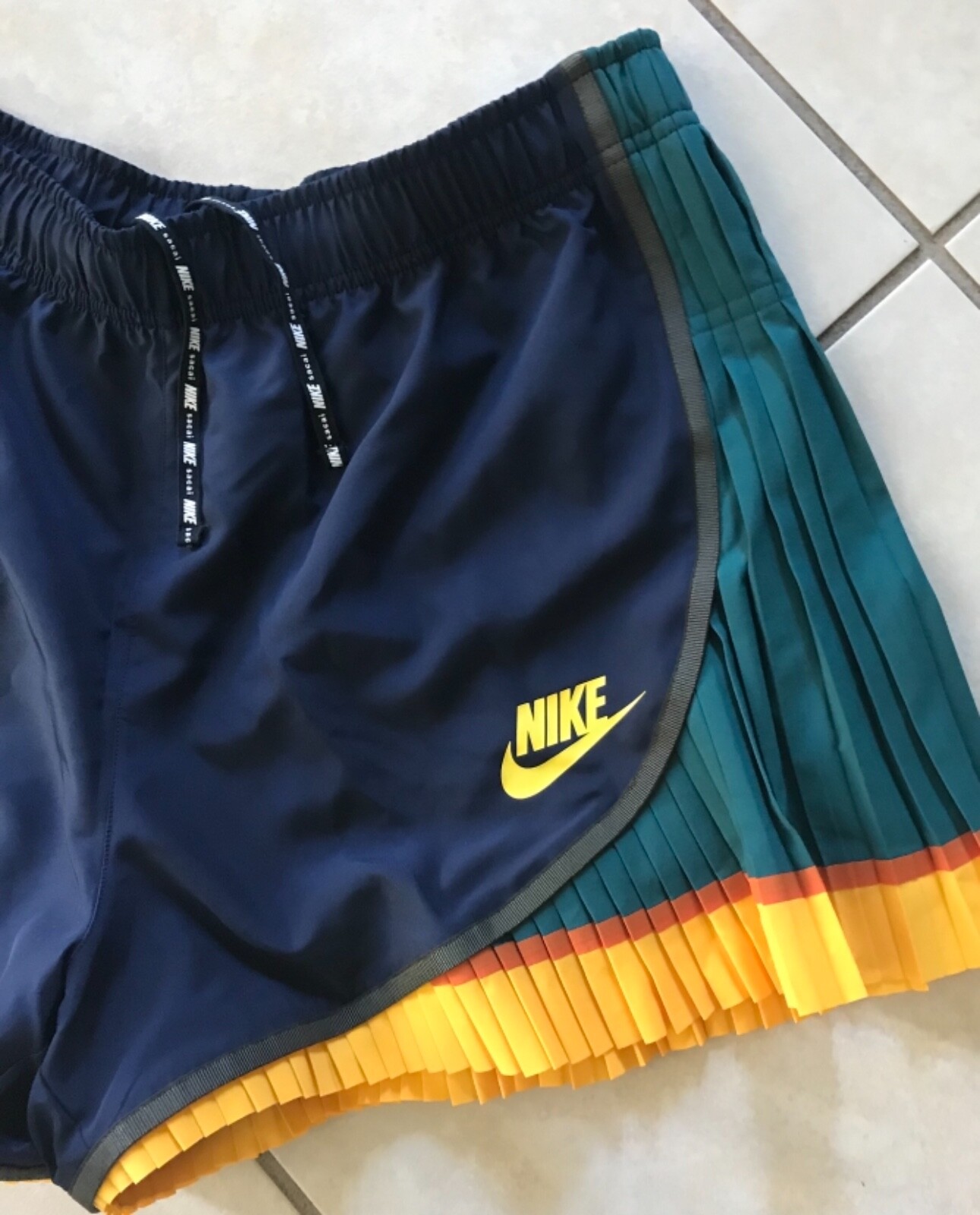 nike sacai shorts