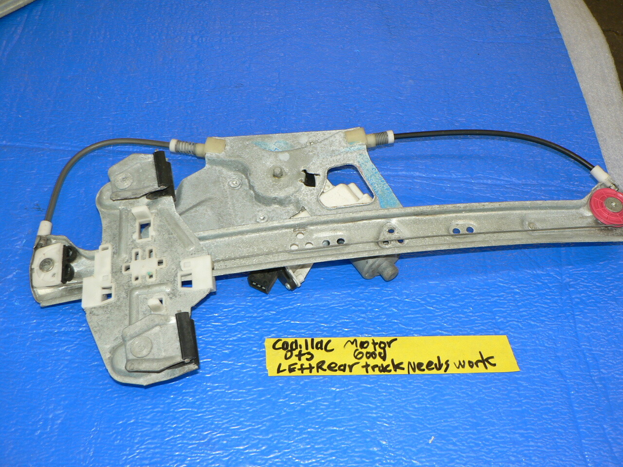 Cadillac DTS DOOR WINDOW Motor W Regulator Assembly LEFT REAR 20162011