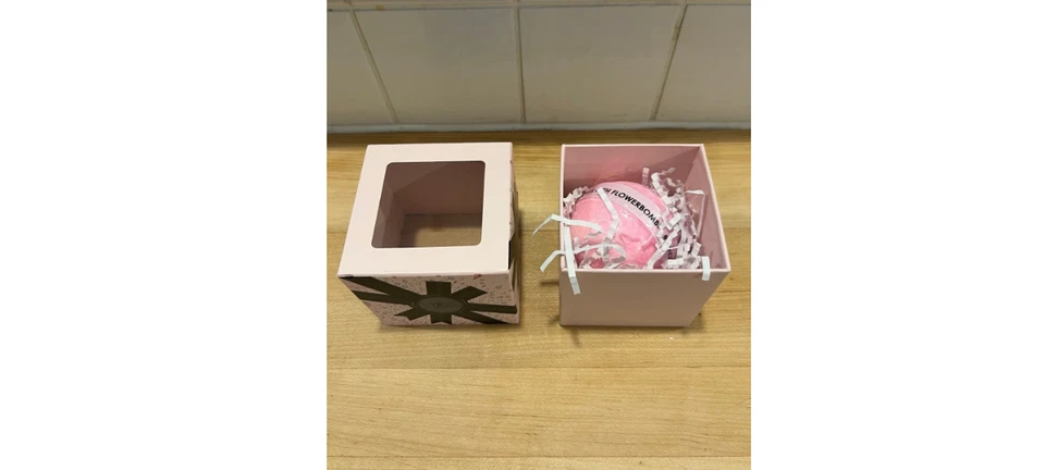 Ltd Ed Brand New Boxed Flowerbomb Bathbomb by Viktor & Rolf Discontinued! - Image 2 of 3