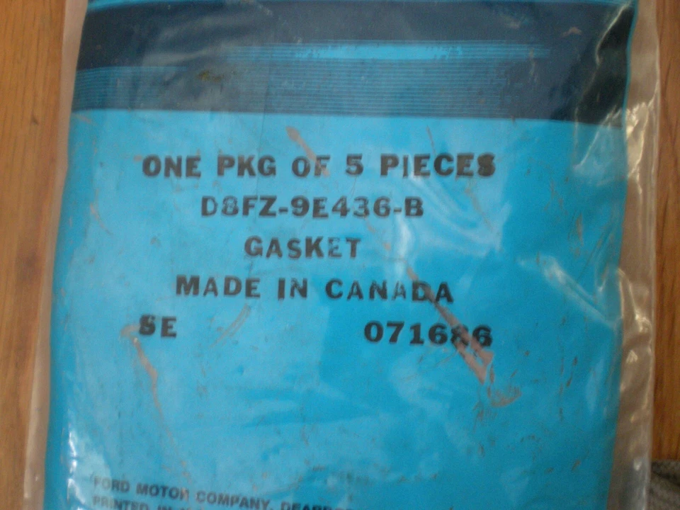 NOS 1979 - 1986 Ford Mustang 2.3L Intake Manifold Cover Gasket D8FZ-9E436-B - Image 2 of 2