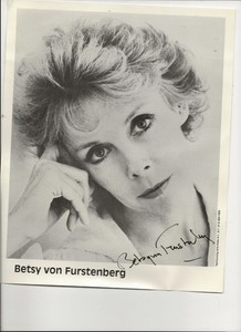 BETSY VON FURSTENBERG, 1984 AUTOGRAPHED LETTER & PIC + ENV/BIO, AS WORLD TURNS